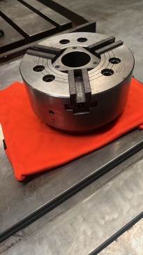 KITAGAWA Plato hidraulico de 3 garras universales KITAGAWA